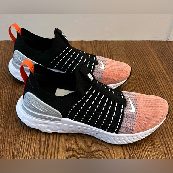 Men's Size 7/Women's Size 8.5 Nike React Phantom Run Flyknit 2 - Picture 6 of 9